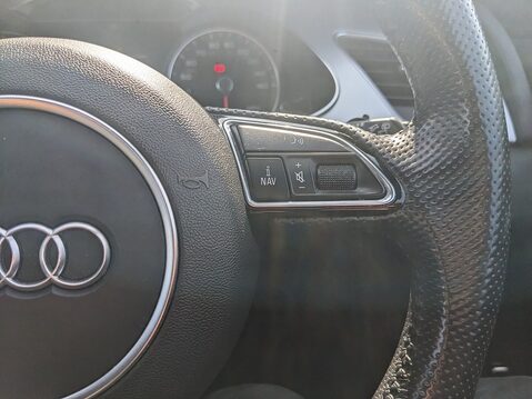 Audi A4 AVANT TDI S LINE START/STOP 23