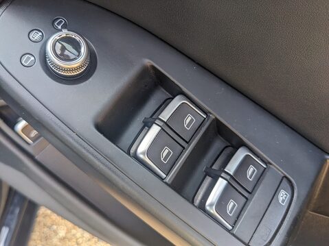 Audi A4 AVANT TDI S LINE START/STOP 34