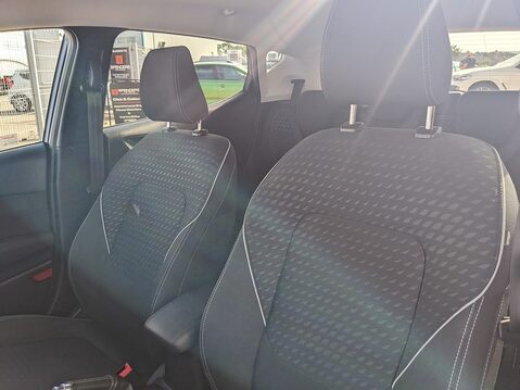Ford Fiesta TITANIUM 21