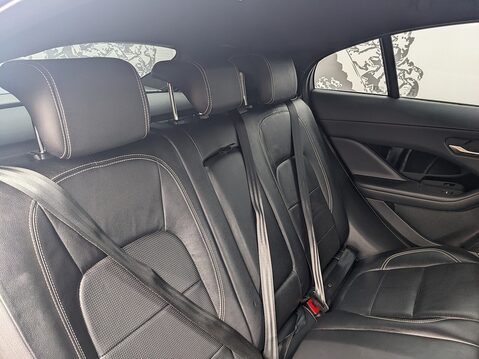Jaguar I-Pace SE 18