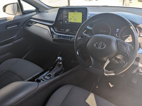 Toyota C-HR DESIGN 14