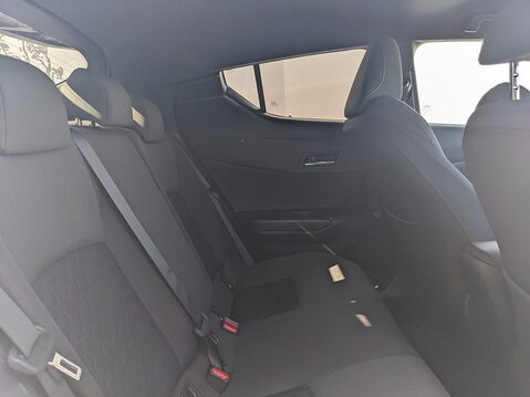 Toyota C-HR DESIGN 17
