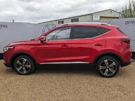 MG ZS EXCLUSIVE 4