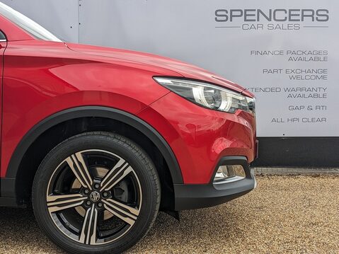MG ZS EXCLUSIVE 11