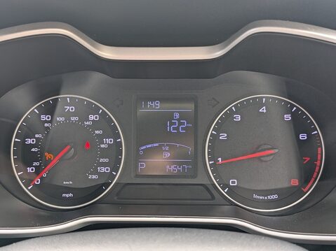 MG ZS EXCLUSIVE 31