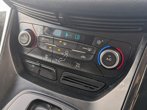 Ford Kuga TITANIUM EDITION 26