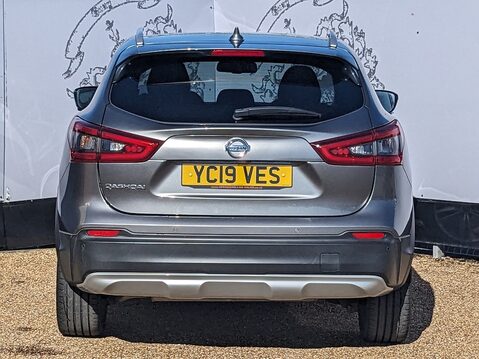 Nissan Qashqai DIG-T N-MOTION 12