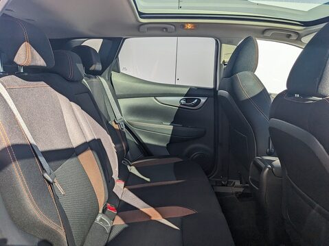 Nissan Qashqai DIG-T N-MOTION 17