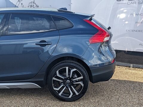 Volvo V40 T3 CROSS COUNTRY PRO 6