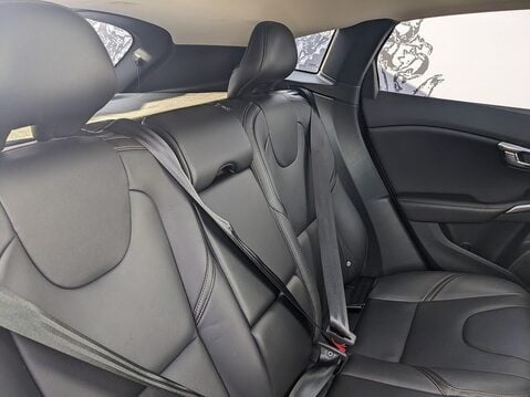 Volvo V40 T3 CROSS COUNTRY PRO 17
