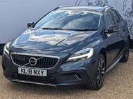 Volvo V40 T3 CROSS COUNTRY PRO 3