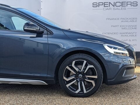 Volvo V40 T3 CROSS COUNTRY PRO 11
