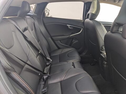 Volvo V40 T3 CROSS COUNTRY PRO 18