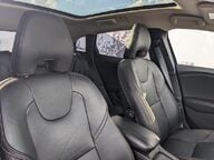 Volvo V40 T3 CROSS COUNTRY PRO 13