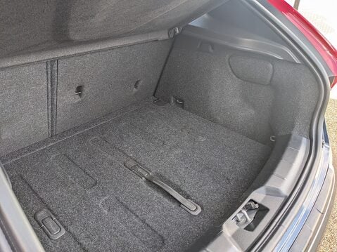 Volvo V40 T3 CROSS COUNTRY PRO 20