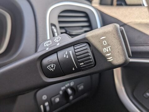 Volvo V40 T3 CROSS COUNTRY PRO 34