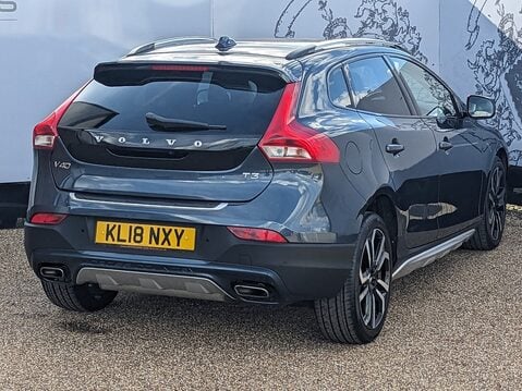 Volvo V40 T3 CROSS COUNTRY PRO 9