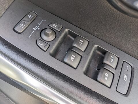 Volvo V40 T3 CROSS COUNTRY PRO 33