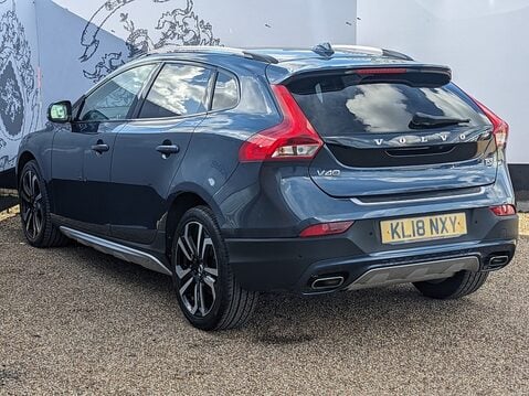 Volvo V40 T3 CROSS COUNTRY PRO 7
