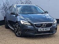 Volvo V40 T3 CROSS COUNTRY PRO 1