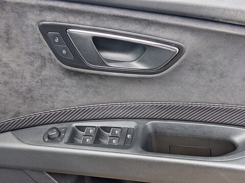 SEAT Leon TSI CUPRA 4DRIVE DSG 32