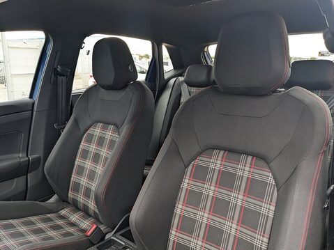 Volkswagen Polo GTI TSI DSG 10