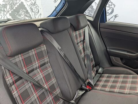 Volkswagen Polo GTI TSI DSG 21