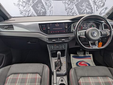Volkswagen Polo GTI TSI DSG 15