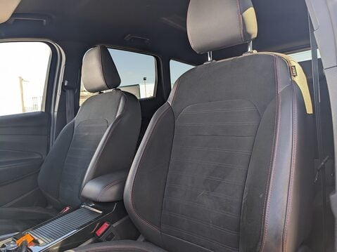 Ford Kuga ST-LINE TDCI 18