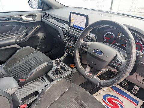 Ford Focus ST ECOBLUE 12