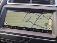 Jaguar E-Pace D180 R-Dynamic HSE 28