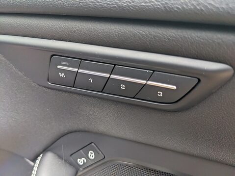 Jaguar E-Pace D180 R-Dynamic HSE 29