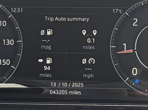 Jaguar E-Pace D180 R-Dynamic HSE 35