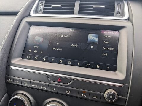 Jaguar E-Pace D180 R-Dynamic HSE 22