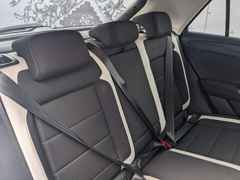 Volkswagen T-Roc SEL TSI 4MOTION DSG 17
