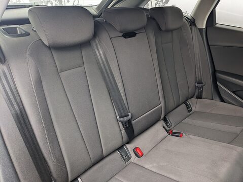 Audi A4 AVANT TFSI SPORT 20