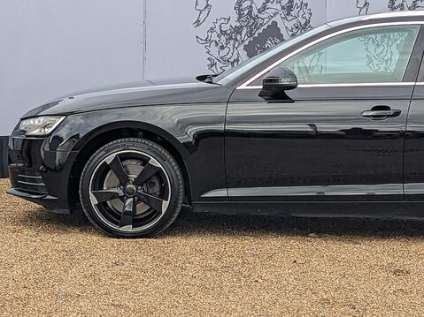 Audi A4 AVANT TFSI SPORT 8