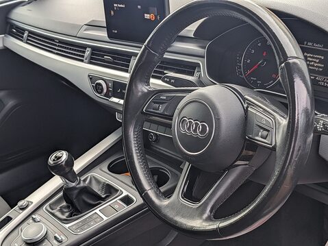 Audi A4 AVANT TFSI SPORT 26