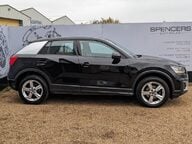 Audi Q2 TFSI SPORT 10