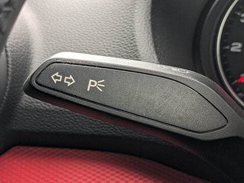 Audi Q2 TFSI SPORT 25