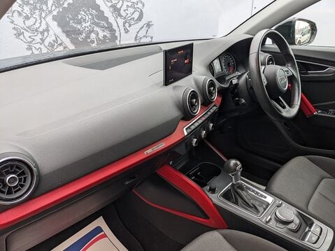 Audi Q2 TFSI SPORT 14