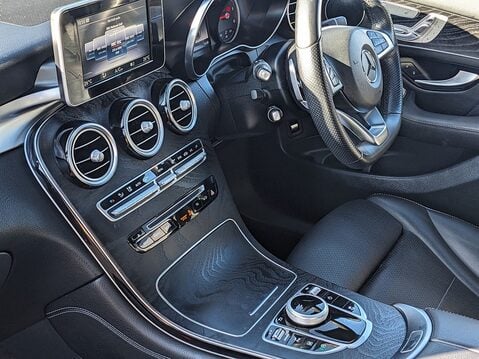 Mercedes-Benz GLC GLC 220 D 4MATIC AMG LINE PREMIUM 23