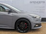 Ford Focus ST-3 11