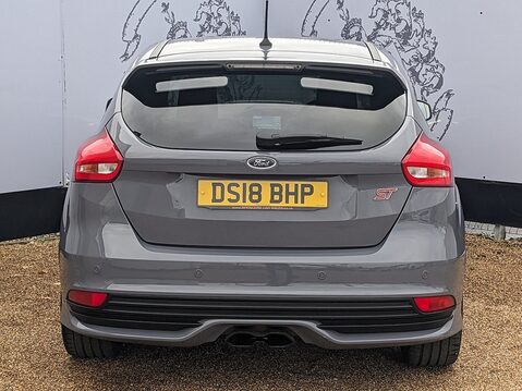 Ford Focus ST-3 8