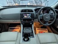 Jaguar XE PRESTIGE 18