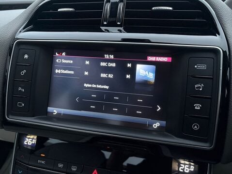 Jaguar XE PRESTIGE 30