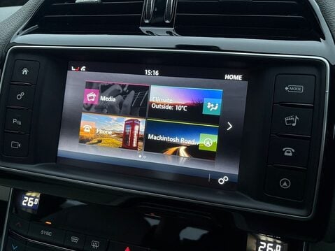 Jaguar XE PRESTIGE 44