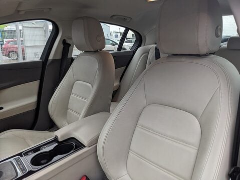 Jaguar XE PRESTIGE 15