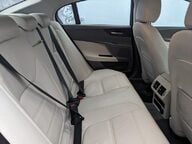 Jaguar XE PRESTIGE 16