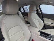 Jaguar XE PRESTIGE 13